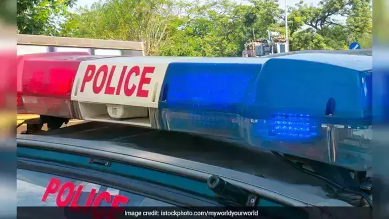 ബന്ധുക്കളെ പീഡിപ്പിക്കാന് ശ്രമിച്ച മകനെ കൊന്ന് വെട്ടിനുറുക്കി കനാലില് എറിഞ്ഞ് മാതാവ് ബന്ധുക്കളെ പീഡിപ്പിക്കാന് ശ്രമിച്ച മകനെ കൊന്ന് വെട്ടിനുറുക്കി കനാലില് എറിഞ്ഞ് മാതാവ്