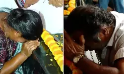 പെരിയ ഇരട്ടക്കൊല കേസ്: കൃപേഷിന്റേയും ശരത് ലാലിന്റേയും വീട്ടില്‍ വികാരനിര്‍ഭരമായ  രംഗങ്ങള്‍