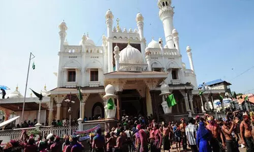ശബരിമല തീര്ത്ഥാടകര് വാവര് പള്ളി സന്ദര്ശിക്കരുതെന്ന് ബിജെപി എംഎല്എ ശബരിമല തീര്ത്ഥാടകര് വാവര് പള്ളി സന്ദര്ശിക്കരുതെന്ന് ബിജെപി എംഎല്എ