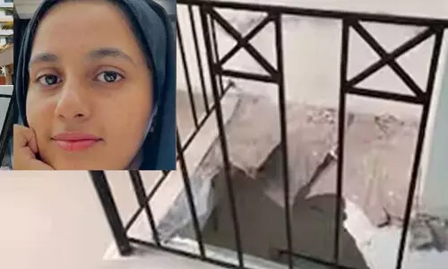 ഷഹാനയുടെ മരണത്തില് കേസെടുത്ത് പോലിസ്; താഴെ വീണ ഹെഡ്സെറ്റ് എടുക്കാന് ശ്രമിച്ചപ്പോള് കാല് വഴുതി വീണെന്ന് സഹപാഠികള് ഷഹാനയുടെ മരണത്തില് കേസെടുത്ത് പോലിസ്; താഴെ വീണ ഹെഡ്സെറ്റ് എടുക്കാന് ശ്രമിച്ചപ്പോള് കാല് വഴുതി വീണെന്ന് സഹപാഠികള്