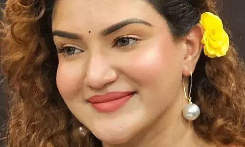 നടി ഹണി റോസിന്റെ പോസ്റ്റിന് താഴെ സ്ത്രീത്വത്തെ അപമാനിക്കുന്ന കമന്റിട്ടു; യുവാവ് അറസ്റ്റില് നടി ഹണി റോസിന്റെ പോസ്റ്റിന് താഴെ സ്ത്രീത്വത്തെ അപമാനിക്കുന്ന കമന്റിട്ടു; യുവാവ് അറസ്റ്റില്