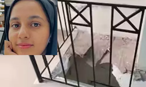 ഷഹാനയുടെ മരണത്തില് കേസെടുത്ത് പോലിസ്; താഴെ വീണ ഹെഡ്സെറ്റ് എടുക്കാന് ശ്രമിച്ചപ്പോള് കാല് വഴുതി വീണെന്ന് സഹപാഠികള് ഷഹാനയുടെ മരണത്തില് കേസെടുത്ത് പോലിസ്; താഴെ വീണ ഹെഡ്സെറ്റ് എടുക്കാന് ശ്രമിച്ചപ്പോള് കാല് വഴുതി വീണെന്ന് സഹപാഠികള്