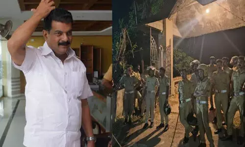 അന്വര് അക്രമത്തിന് പ്രേരിപ്പിച്ചു; ജാമ്യം നല്കിയാല് ഒളിവില് പോവാന് സാധ്യതയെന്ന് പോലിസ് അന്വര് അക്രമത്തിന് പ്രേരിപ്പിച്ചു; ജാമ്യം നല്കിയാല് ഒളിവില് പോവാന് സാധ്യതയെന്ന് പോലിസ്