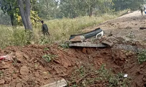 ഛത്തീസ്ഗഡില്‍ കുഴിബോംബ് സ്‌ഫോടനം; ഒമ്പത് ജവാന്‍മാര്‍ കൊല്ലപ്പെട്ടു (video)