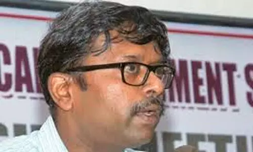 കേസില് നേരില് ഹാജരായില്ല; ആരോഗ്യസെക്രട്ടറിയെ അറസ്റ്റ് ചെയ്ത് ഹാജരാക്കണമെന്ന് ഹൈക്കോടതി കേസില് നേരില് ഹാജരായില്ല; ആരോഗ്യസെക്രട്ടറിയെ അറസ്റ്റ് ചെയ്ത് ഹാജരാക്കണമെന്ന് ഹൈക്കോടതി