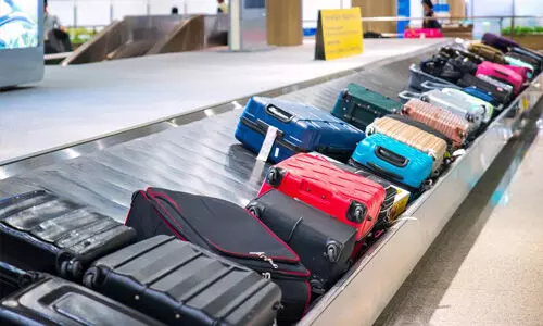 മുംബൈ വിമാനത്താവളത്തില് വെച്ച് പ്രവാസിയുടെ ഏഴു ലക്ഷത്തിന്റെ ആഭരണങ്ങള് മോഷണം പോയി മുംബൈ വിമാനത്താവളത്തില് വെച്ച് പ്രവാസിയുടെ ഏഴു ലക്ഷത്തിന്റെ ആഭരണങ്ങള് മോഷണം പോയി