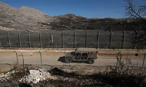സിറിയയില് ഇസ്രായേല് വ്യോമാക്രമണം; രണ്ട് എച്ച്ടിഎസ് പ്രവര്ത്തകര് കൊല്ലപ്പെട്ടു സിറിയയില് ഇസ്രായേല് വ്യോമാക്രമണം; രണ്ട് എച്ച്ടിഎസ് പ്രവര്ത്തകര് കൊല്ലപ്പെട്ടു