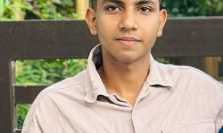 ഗുഡ്സ് ട്രെയിനിന് മുകളില് കയറി വൈദ്യുതി ലൈനില് തട്ടി ഷോക്കേറ്റ് ചികിത്സയിലായിരുന്ന വിദ്യാര്ഥി മരിച്ചു ഗുഡ്സ് ട്രെയിനിന് മുകളില് കയറി വൈദ്യുതി ലൈനില് തട്ടി ഷോക്കേറ്റ് ചികിത്സയിലായിരുന്ന വിദ്യാര്ഥി മരിച്ചു