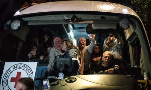 ഇസ്രായേല് 90 ഫലസ്തീനികളെ മോചിപ്പിച്ചു (വീഡിയോ) ഇസ്രായേല് 90 ഫലസ്തീനികളെ മോചിപ്പിച്ചു (വീഡിയോ)