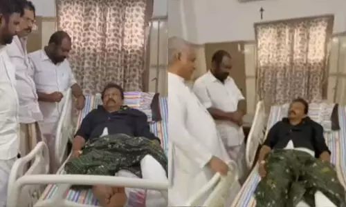 എഐസിസി സെക്രട്ടറി പി വി മോഹനന് വാഹനാപകടത്തില് പരിക്ക് എഐസിസി സെക്രട്ടറി പി വി മോഹനന് വാഹനാപകടത്തില് പരിക്ക്