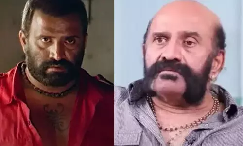 വിയറ്റ്നാം കോളനിയിലെ റാവുത്തര്; സിനിമാനടന് വിജയ രംഗരാജു അന്തരിച്ചു വിയറ്റ്നാം കോളനിയിലെ റാവുത്തര്; സിനിമാനടന് വിജയ രംഗരാജു അന്തരിച്ചു