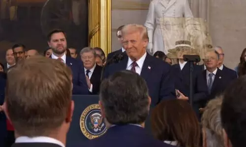 യുഎസ് പ്രസിഡന്റായി ഡോണള്ഡ് ട്രംപ് സത്യപ്രതിജ്ഞ ചെയ്തു(video) യുഎസ് പ്രസിഡന്റായി ഡോണള്ഡ് ട്രംപ് സത്യപ്രതിജ്ഞ ചെയ്തു(video)