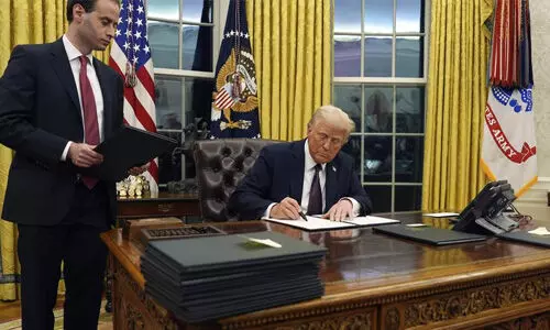 കാപിറ്റല് ഹില് ആക്രമണക്കേസിലെ 1,600 പ്രതികള്ക്ക് മാപ്പ് നല്കി ട്രംപ്; ലോകാരോഗ്യ സംഘടനയില് നിന്ന് യുഎസ് പിന്മാറി കാപിറ്റല് ഹില് ആക്രമണക്കേസിലെ 1,600 പ്രതികള്ക്ക് മാപ്പ് നല്കി ട്രംപ്; ലോകാരോഗ്യ സംഘടനയില് നിന്ന് യുഎസ് പിന്മാറി