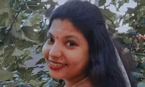 തിരുവനന്തപുരത്ത് യുവതി കൊല്ലപ്പെട്ട നിലയില്; പ്രതിക്കായി തിരച്ചില് തിരുവനന്തപുരത്ത് യുവതി കൊല്ലപ്പെട്ട നിലയില്; പ്രതിക്കായി തിരച്ചില്