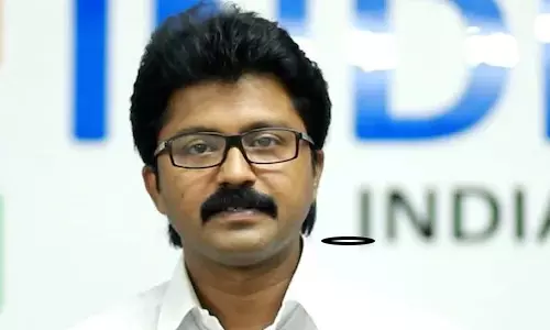 പീഡന ആരോപണം വന്നാല് ഉടന് പുരുഷന്റെ ചിത്രം പ്രസിദ്ധീകരിക്കരുത്; പുരുഷാവകാശ കമ്മീഷന് വേണം, നിയമസഭയില് സ്വകാര്യബില്ല് അവതരിപ്പിക്കുമെന്ന് എല്ദോസ് കുന്നപ്പിള്ളി എംഎല്എ പീഡന ആരോപണം വന്നാല് ഉടന് പുരുഷന്റെ ചിത്രം പ്രസിദ്ധീകരിക്കരുത്; പുരുഷാവകാശ കമ്മീഷന് വേണം, നിയമസഭയില് സ്വകാര്യബില്ല് അവതരിപ്പിക്കുമെന്ന് എല്ദോസ് കുന്നപ്പിള്ളി എംഎല്എ