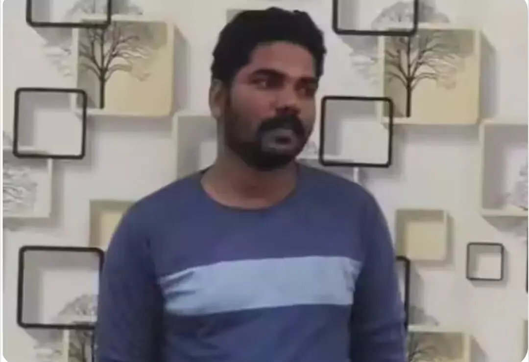നാല് യുവതികളുടെ ഭര്ത്താവായി നടിക്കവേ അഞ്ചാമതൊരു ബന്ധം കൂടി; വര്ക്കലയില് വിവാഹ തട്ടിപ്പുകാരന് പിടിയില് നാല് യുവതികളുടെ ഭര്ത്താവായി നടിക്കവേ അഞ്ചാമതൊരു ബന്ധം കൂടി; വര്ക്കലയില് വിവാഹ തട്ടിപ്പുകാരന് പിടിയില്