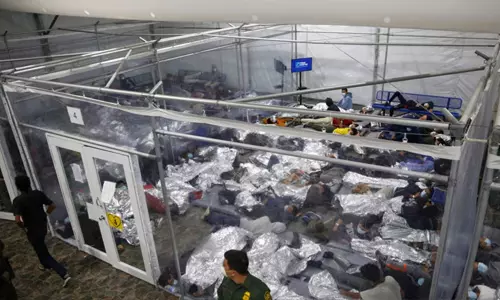 ട്രംപിന്റെ കുടിയേറ്റ വിരുദ്ധ നയം 20,407 ഇന്ത്യക്കാരെ ഉടന് ബാധിച്ചേക്കാമെന്ന് ആശങ്ക ട്രംപിന്റെ കുടിയേറ്റ വിരുദ്ധ നയം 20,407 ഇന്ത്യക്കാരെ ഉടന് ബാധിച്ചേക്കാമെന്ന് ആശങ്ക