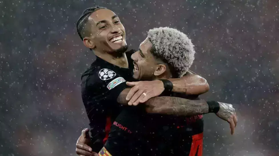 വീണത് ഒമ്പത് ഗോള്; ബാഴ്സാ-ബെന്ഫിക്കാ ക്ലാസ്സിക്ക് ത്രില്ലറില് ബാഴ്സയ്ക്ക് ജയം വീണത് ഒമ്പത് ഗോള്; ബാഴ്സാ-ബെന്ഫിക്കാ ക്ലാസ്സിക്ക് ത്രില്ലറില് ബാഴ്സയ്ക്ക് ജയം