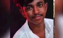 ട്രാക്കില് വീണ ഇയര്പോഡ് എടുക്കാന് ശ്രമിക്കുന്നതിനിടെ കോളേജ് വിദ്യാര്ത്ഥി ട്രെയിന് തട്ടി മരിച്ചു ട്രാക്കില് വീണ ഇയര്പോഡ് എടുക്കാന് ശ്രമിക്കുന്നതിനിടെ കോളേജ് വിദ്യാര്ത്ഥി ട്രെയിന് തട്ടി മരിച്ചു