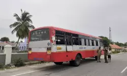 ബസ് യാത്രക്കിടെ ഛര്ദ്ദിക്കാന് തല പുറത്തിട്ടു; ഗുണ്ടല്പേട്ടില് ലോറിയിടിച്ച് യുവതിയുടെ തലയറ്റുപോയി ബസ് യാത്രക്കിടെ ഛര്ദ്ദിക്കാന് തല പുറത്തിട്ടു; ഗുണ്ടല്പേട്ടില് ലോറിയിടിച്ച് യുവതിയുടെ തലയറ്റുപോയി