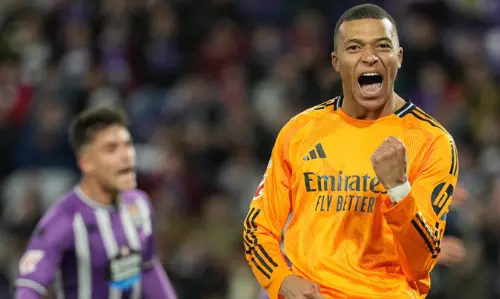 സ്പാനിഷ് ലീഗ്; എംബാപ്പെയ്ക്ക് ഹാട്രിക്ക്; മികച്ച ലീഡുമായി ഒന്നാം സ്ഥാനത്ത് തുടരും സ്പാനിഷ് ലീഗ്; എംബാപ്പെയ്ക്ക് ഹാട്രിക്ക്; മികച്ച ലീഡുമായി ഒന്നാം സ്ഥാനത്ത് തുടരും