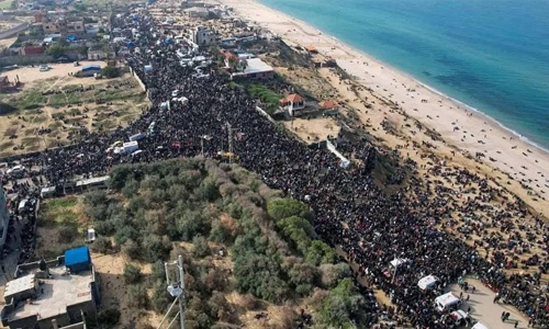 വടക്കന് ഗസയില് പ്രവേശിക്കാന് ഫലസ്തീനികളെ അനുവദിക്കാതെ ഇസ്രായേല്; ഒരാളെ വെടിവെച്ചു കൊന്നു (video) വടക്കന് ഗസയില് പ്രവേശിക്കാന് ഫലസ്തീനികളെ അനുവദിക്കാതെ ഇസ്രായേല്; ഒരാളെ വെടിവെച്ചു കൊന്നു (video)