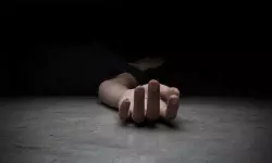 കോഴിക്കോട്ട് ആര്ച്ച് പാലത്തില് യുവാവ് ദുരൂഹമായി മരിച്ച നിലയില് കോഴിക്കോട്ട് ആര്ച്ച് പാലത്തില് യുവാവ് ദുരൂഹമായി മരിച്ച നിലയില്