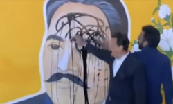 അല്ലാമ ഇഖ്ബാലിന്റെ ചുവര്‍ചിത്രത്തില്‍ മഷിയൊഴിച്ച് ഹിന്ദുത്വര്‍ (വീഡിയോ)