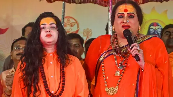 ക്രിമിനല്‍ പ്രവര്‍ത്തനങ്ങളില്‍ ഉള്‍പ്പെട്ട നടി; സന്യാസം സ്വീകരിച്ച മമത കുല്‍ക്കര്‍ണിയെ അഖാഡ പുറത്താക്കി