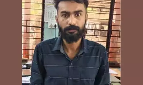 മൂന്നു കിലോഗ്രാം കഞ്ചാവുമായി യുവാവ് പിടിയില് മൂന്നു കിലോഗ്രാം കഞ്ചാവുമായി യുവാവ് പിടിയില്