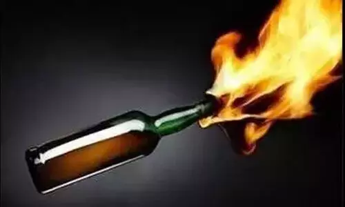 ഒറ്റപ്പാലത്ത് പെട്രോള് ബോംബ് ആക്രമണത്തില് പരിക്കേറ്റ യുവാവ് മരിച്ചു ഒറ്റപ്പാലത്ത് പെട്രോള് ബോംബ് ആക്രമണത്തില് പരിക്കേറ്റ യുവാവ് മരിച്ചു