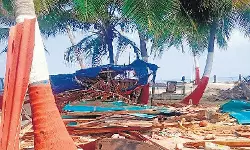 ലക്ഷദ്വീപില്‍ മല്‍സ്യത്തൊഴിലാളികളോട് അതിക്രമം; ഷെഡുകള്‍ പൊളിച്ചു നീക്കി