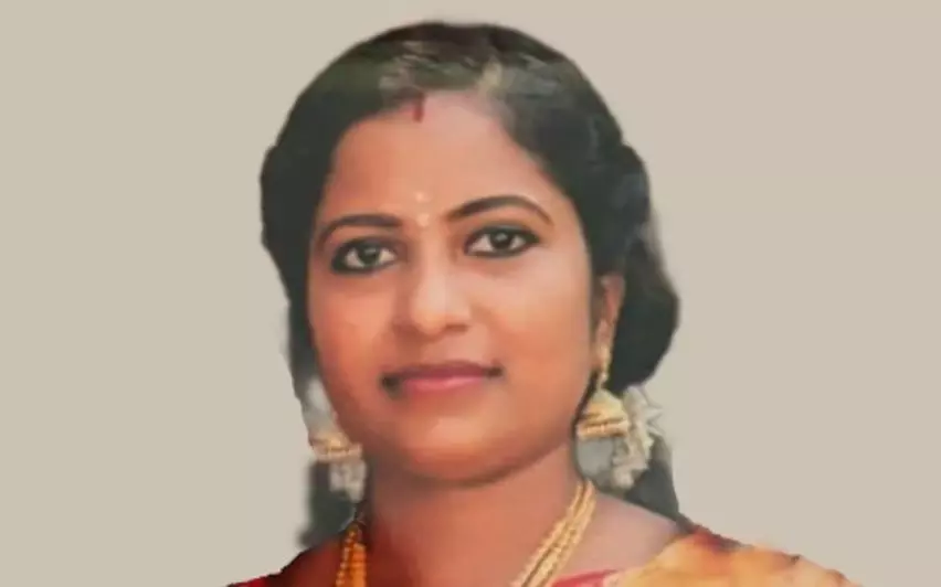 വെഞ്ഞാറമൂട്ടില് യുവതിയെ തൂങ്ങി മരിച്ച നിലയില് കണ്ടെത്തി വെഞ്ഞാറമൂട്ടില് യുവതിയെ തൂങ്ങി മരിച്ച നിലയില് കണ്ടെത്തി