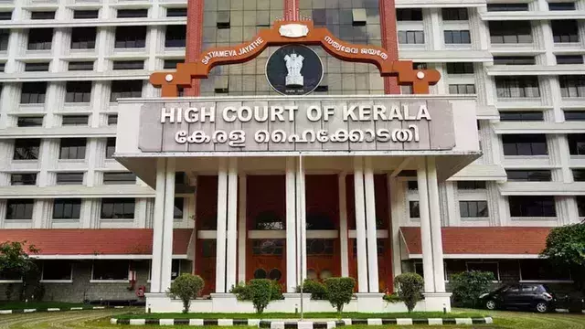 മുനമ്പത്ത് നിയമ നിര്മാണം; വഖ്ഫ് ഭൂമി ഏറ്റെടുക്കാനാകുമെന്ന് സര്ക്കാര് മുനമ്പത്ത് നിയമ നിര്മാണം; വഖ്ഫ് ഭൂമി ഏറ്റെടുക്കാനാകുമെന്ന് സര്ക്കാര്