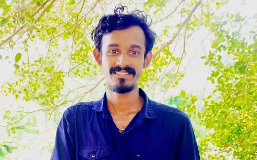 ഊഞ്ഞാലിന്റെ കയര് കുരുങ്ങി 27കാരന് ദാരുണാന്ത്യം ഊഞ്ഞാലിന്റെ കയര് കുരുങ്ങി 27കാരന് ദാരുണാന്ത്യം