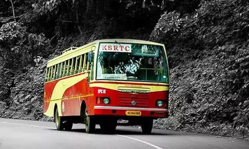 കെഎസ്ആർടിസിയിൽ 24 മണിക്കൂർ പണിമുടക്ക് തുടങ്ങി കെഎസ്ആർടിസിയിൽ 24 മണിക്കൂർ പണിമുടക്ക് തുടങ്ങി