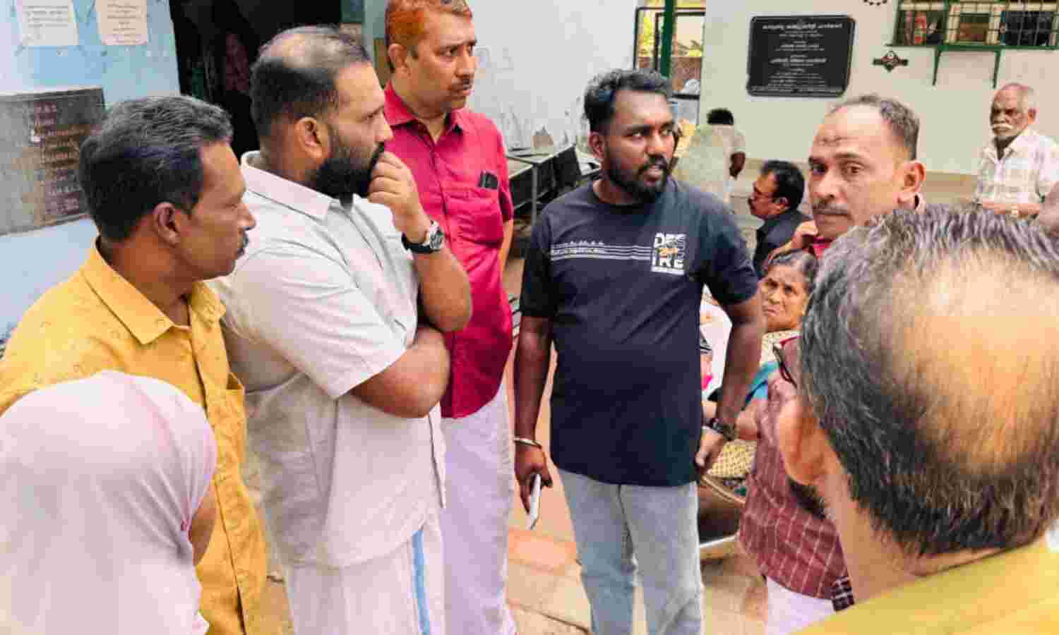 പത്തനംതിട്ടയില് ദലിതര്ക്കുനേരെ പോലിസിന്റെ ക്രൂരമര്ദ്ദനം; കുറ്റക്കാരായ എസ്ഐ ഉള്പ്പടെയുള്ളവരെ ഉദ്യോഗസ്ഥരെ സസ്പെന്ഡ് ചെയ്യുക: എസ്ഡിപിഐ പത്തനംതിട്ടയില് ദലിതര്ക്കുനേരെ പോലിസിന്റെ ക്രൂരമര്ദ്ദനം; കുറ്റക്കാരായ എസ്ഐ ഉള്പ്പടെയുള്ളവരെ ഉദ്യോഗസ്ഥരെ സസ്പെന്ഡ് ചെയ്യുക: എസ്ഡിപിഐ