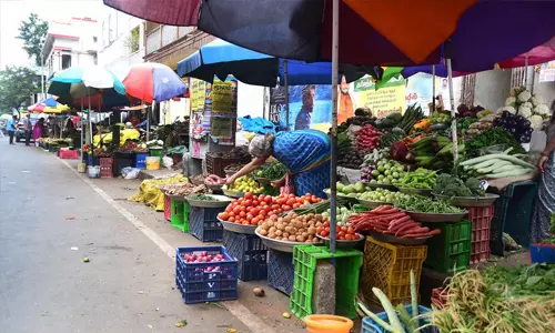 കൊച്ചി നഗരസഭയുടെ അംഗീകാരമുള്ളവര്‍ മാത്രം തെരുവുകച്ചവടം നടത്തിയാല്‍ മതി: ഹൈക്കോടതി