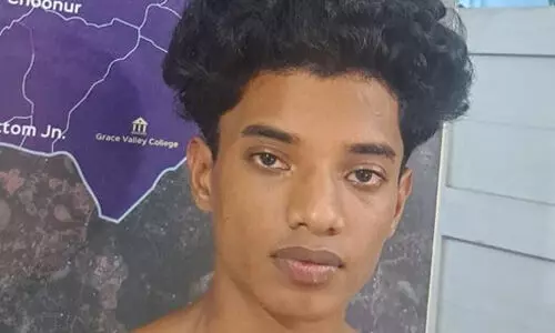 ഇന്സ്റ്റഗ്രാം വഴി സൗഹൃദം നടിച്ച് പീഡിപ്പിച്ചെന്ന്; യുവാവും സുഹൃത്തും അറസ്റ്റില് ഇന്സ്റ്റഗ്രാം വഴി സൗഹൃദം നടിച്ച് പീഡിപ്പിച്ചെന്ന്; യുവാവും സുഹൃത്തും അറസ്റ്റില്