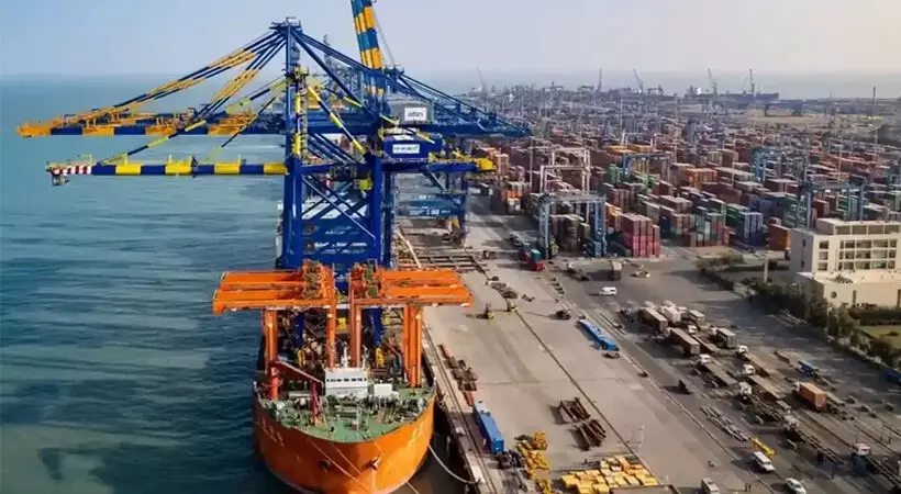 ബജറ്റ് 2025; വിഴിഞ്ഞത്തെ പ്രധാന ട്രാന്ഷിപ്മെന്റ് തുറമുഖമാക്കി മാറ്റും ബജറ്റ് 2025; വിഴിഞ്ഞത്തെ പ്രധാന ട്രാന്ഷിപ്മെന്റ് തുറമുഖമാക്കി മാറ്റും