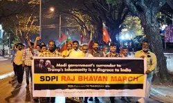 യുഎസില്‍ നിന്ന് നാടുകടത്തിയവരെ വിലങ്ങണിയിച്ച സംഭവം: എസ്ഡിപിഐ രാജ്ഭവന്‍ മാര്‍ച്ച് നടത്തി