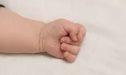 നെടുമ്പാശേരി വിമാനത്താവളത്തിനു സമീപമുള്ള മാലിന്യക്കുഴിയില്‍ വീണു മൂന്നു വയസ്സുകാരി മരിച്ചു