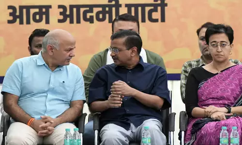 ഡല്‍ഹിയില്‍ 40 സീറ്റില്‍ ബിജെപി ലീഡ് ചെയ്യുന്നു; എഎപി 25 സീറ്റുകളിലും മുന്നേറുന്നു