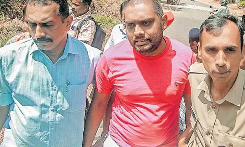 പാതിവിലതട്ടിപ്പ്; അനന്തു കൃഷ്ണന്റെ ജാമ്യാപേക്ഷ തള്ളി, തെളിവ് നശിപ്പിക്കാന് സാധ്യതയെന്ന് കോടതി പാതിവിലതട്ടിപ്പ്; അനന്തു കൃഷ്ണന്റെ ജാമ്യാപേക്ഷ തള്ളി, തെളിവ് നശിപ്പിക്കാന് സാധ്യതയെന്ന് കോടതി