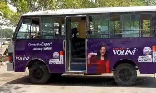 ബസ്സിന്റെ സീറ്റില് ഭക്ഷണം വീണതിന് യാത്രക്കാരനെ തല്ലിക്കൊന്നു; ഡ്രൈവറും സംഘവും അറസ്റ്റില് ബസ്സിന്റെ സീറ്റില് ഭക്ഷണം വീണതിന് യാത്രക്കാരനെ തല്ലിക്കൊന്നു; ഡ്രൈവറും സംഘവും അറസ്റ്റില്