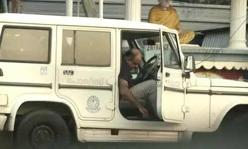 മദ്യപിച്ച് പോലിസ് ജീപ്പ് ഓടിച്ച ഡിവൈഎസ്പിക്കെതിരെ കേസ് മദ്യപിച്ച് പോലിസ് ജീപ്പ് ഓടിച്ച ഡിവൈഎസ്പിക്കെതിരെ കേസ്