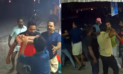 ബ്രോസ്റ്റഡ് ചിക്കന് കിട്ടിയില്ല; കോഫിഷോപ്പ് ഉടമയെയും ജീവനക്കാരനെയും മര്ദിച്ച് അഞ്ചംഗ സംഘം ബ്രോസ്റ്റഡ് ചിക്കന് കിട്ടിയില്ല; കോഫിഷോപ്പ് ഉടമയെയും ജീവനക്കാരനെയും മര്ദിച്ച് അഞ്ചംഗ സംഘം