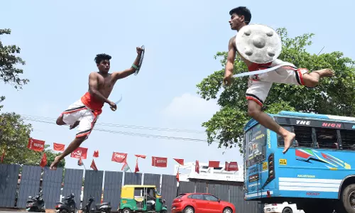 മാമാങ്ക മഹോത്സവം; അങ്കവാള്‍ പ്രയാണത്തിനു സ്വീകരണം നല്‍കി