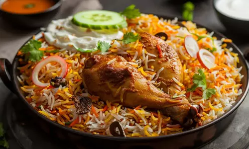 ബിരിയാണി ഇല്ലെന്ന് പറഞ്ഞതിന് ഹോട്ടലുടമയെ മര്ദ്ദിച്ചെന്ന് ബിരിയാണി ഇല്ലെന്ന് പറഞ്ഞതിന് ഹോട്ടലുടമയെ മര്ദ്ദിച്ചെന്ന്