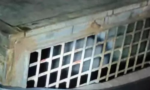 ജനവാസമേഖലയില്‍ ഇറങ്ങിയ കരടി കൂട്ടിലായി